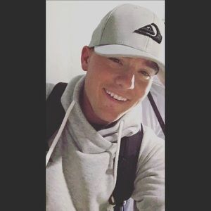 Meet your Posher, Kennith